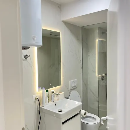 Center Blloku - Elegant 02 Apartman *